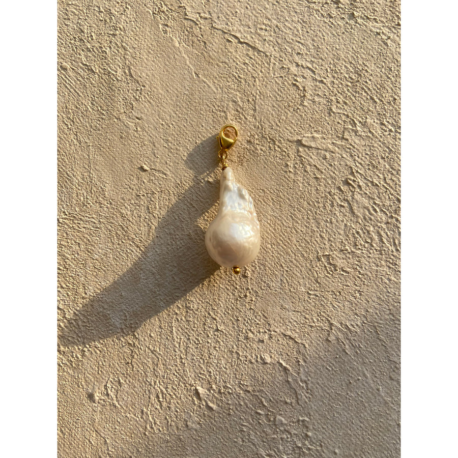 pearl pendant